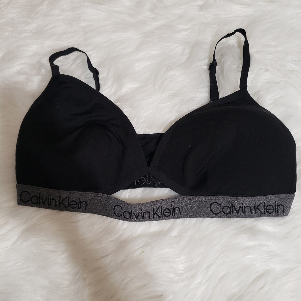 🖤 Calvin Klein sports bra size XL